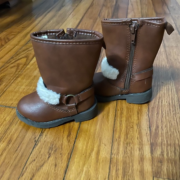 Baby size 4 boots - Picture 2 of 4